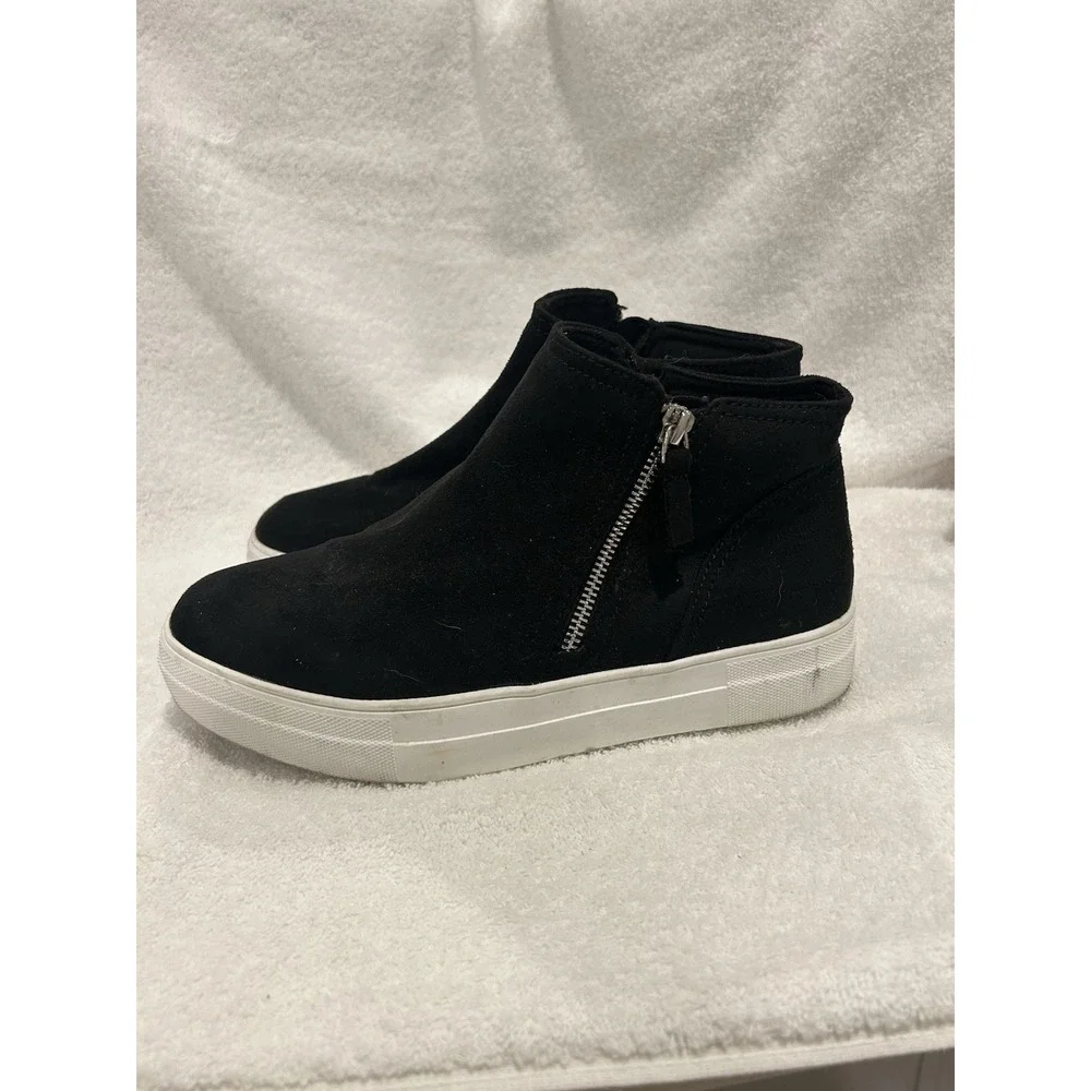 SODA Taylor Women Suede High Top Lace-Less Hidden Wedge‎ Sneaker US Size 9 Black